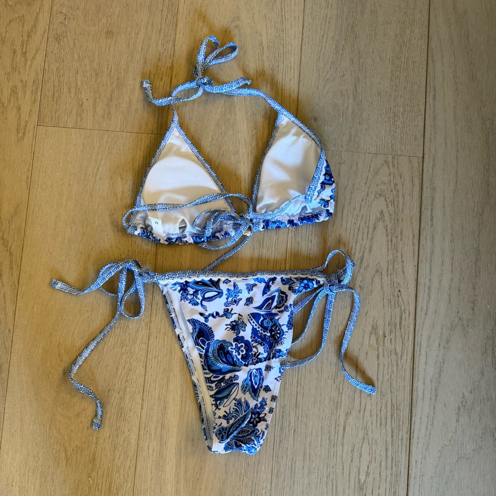 Bikini - image 4